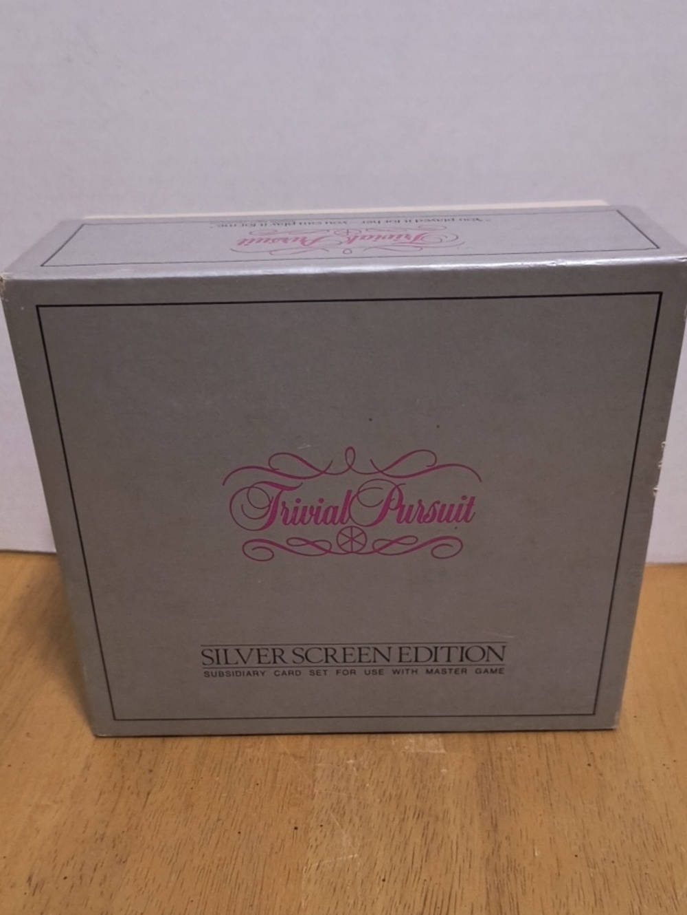 Trivial Pursuit Silver Screen Edition Game Preowned b8